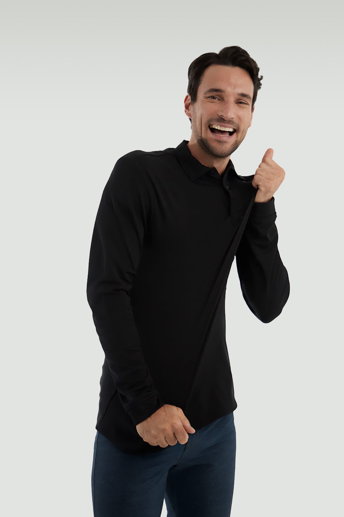 Polo negro de manga larga ∞