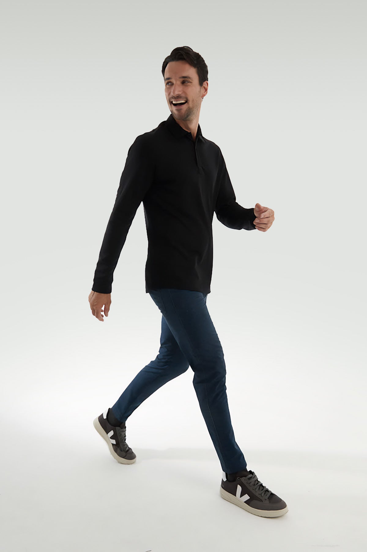 Polo negro de manga larga ∞