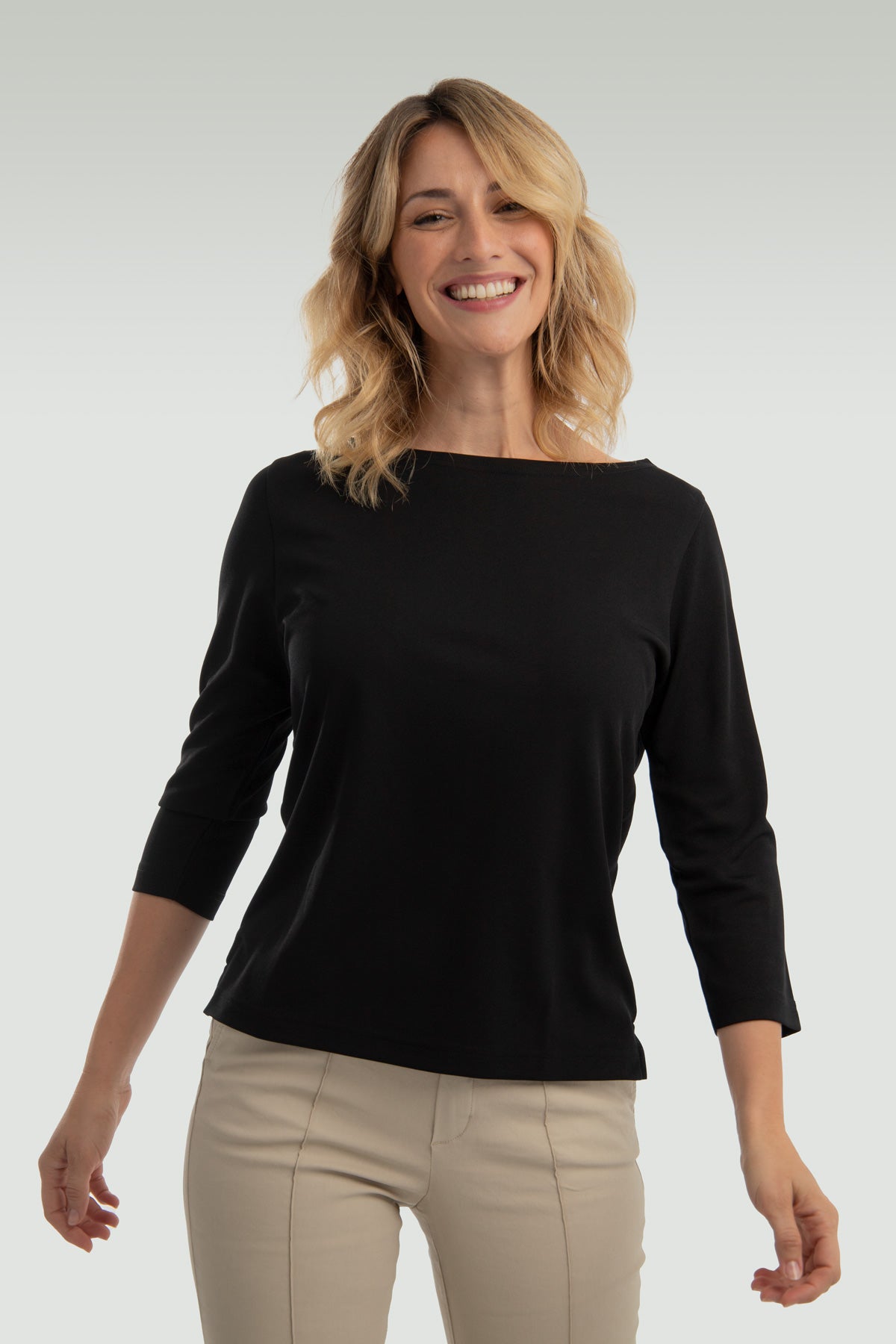Women's boat neck t-shirt black ∞