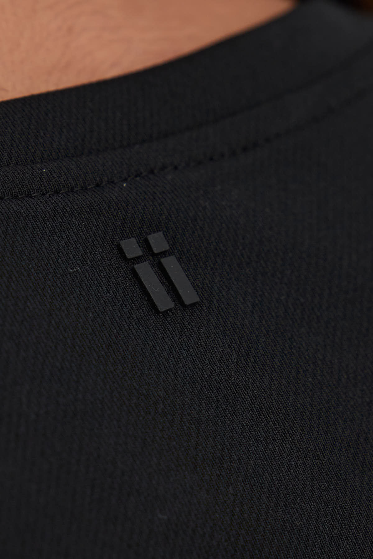 Basic black T-shirt ∞