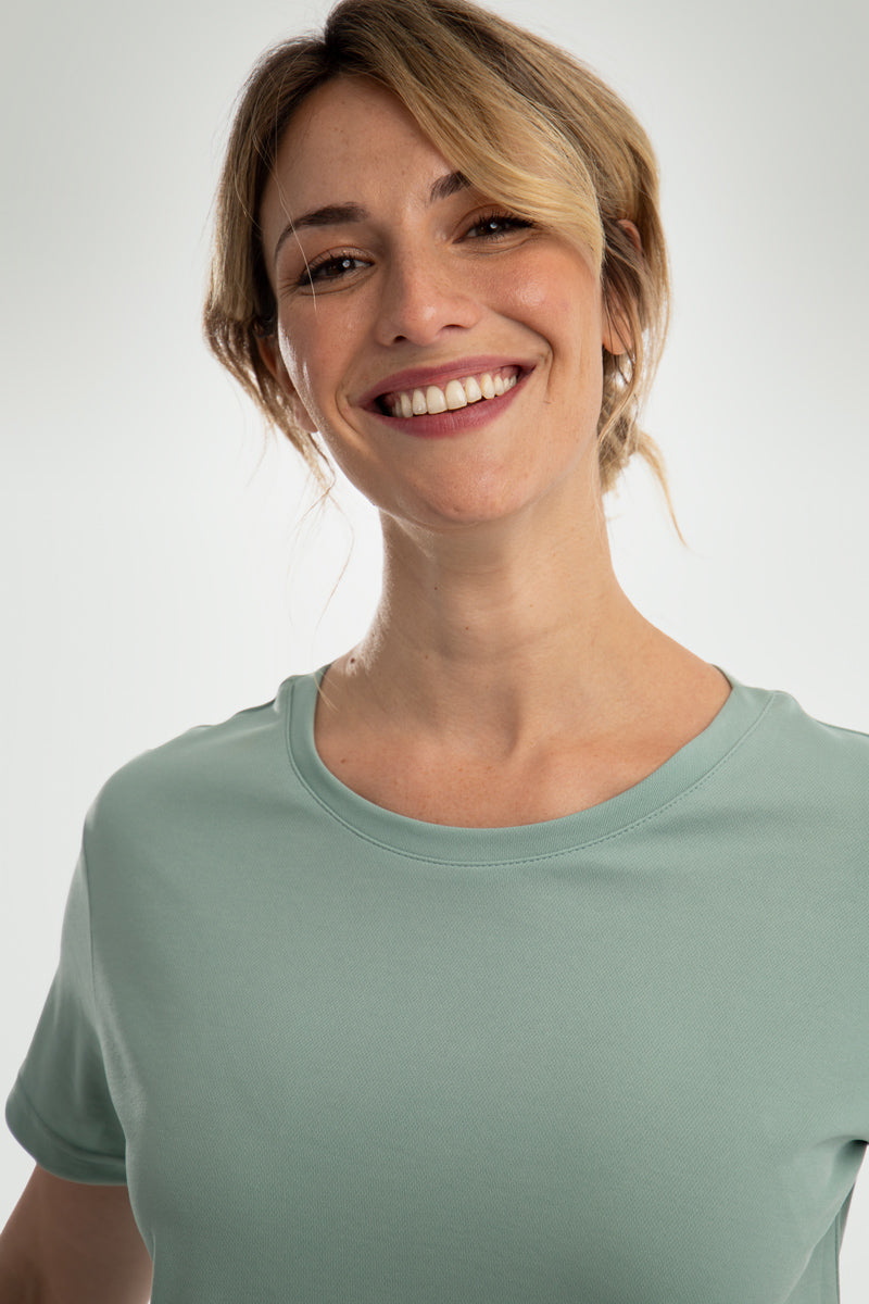 Quartz green women's basic T-shirt ∞