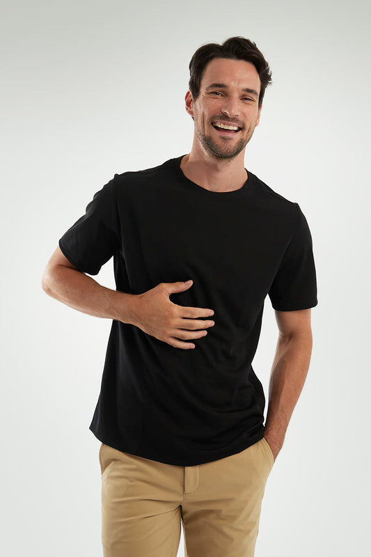 Black T-shirt ∞